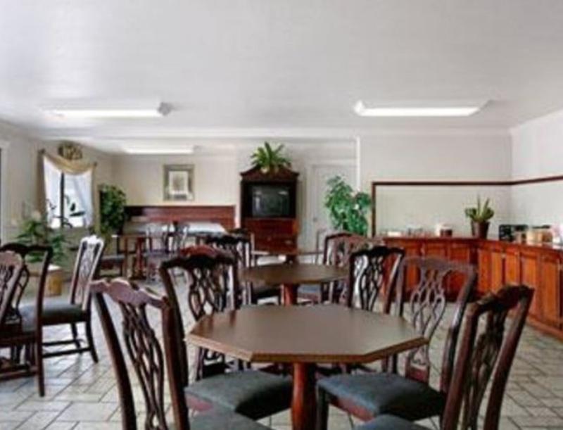 Econo Lodge Inn & Suites Central Medford Étterem fotó